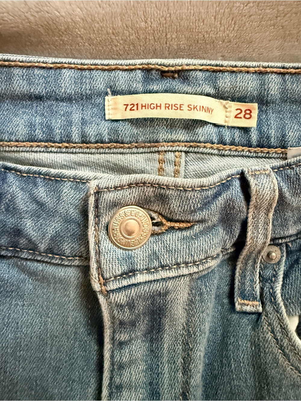 Levi's High Rise Skinny Jeans - Light Blue Wash